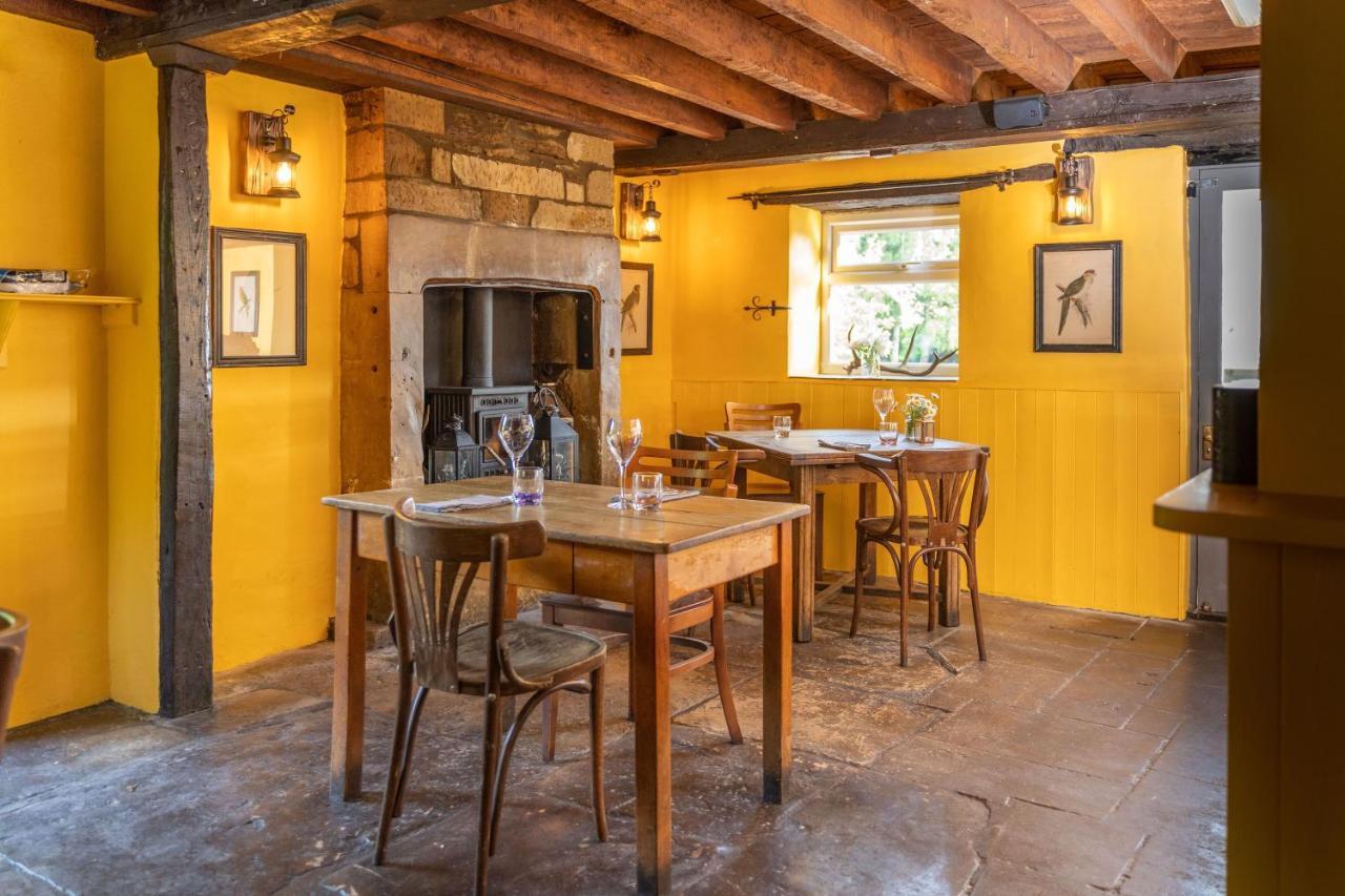 Rising Sun Pub, Restaurant And Rooms Lacock Esterno foto