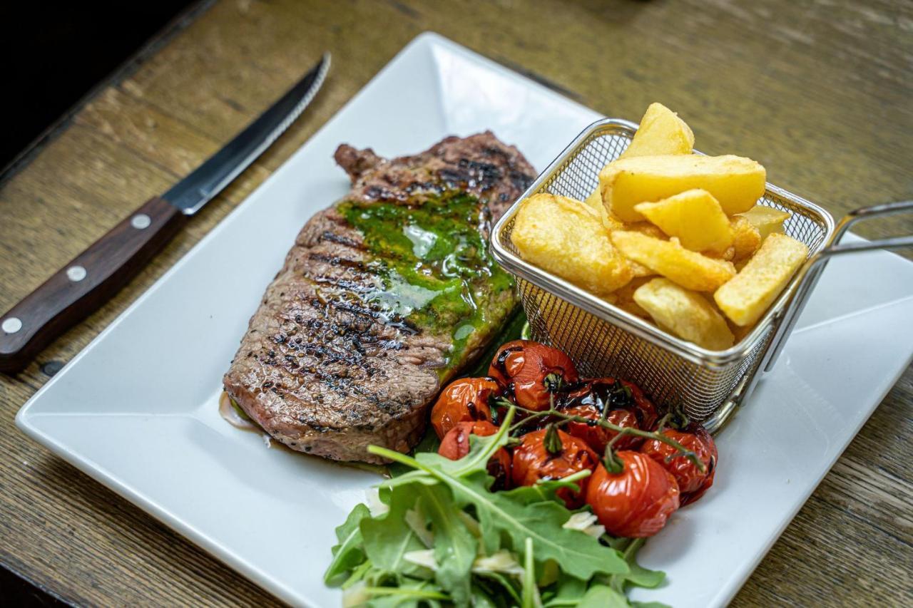 Rising Sun Pub, Restaurant And Rooms Lacock Esterno foto