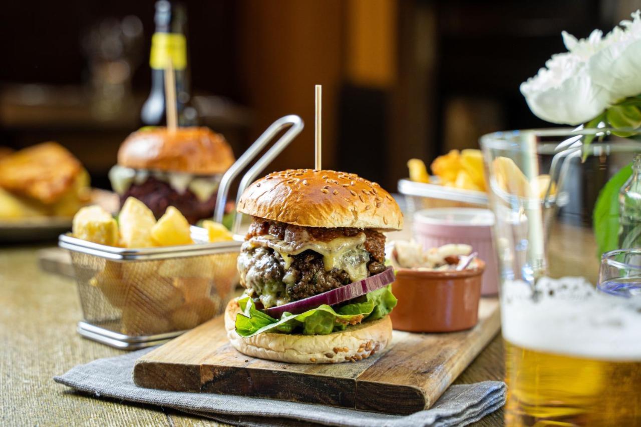 Rising Sun Pub, Restaurant And Rooms Lacock Esterno foto