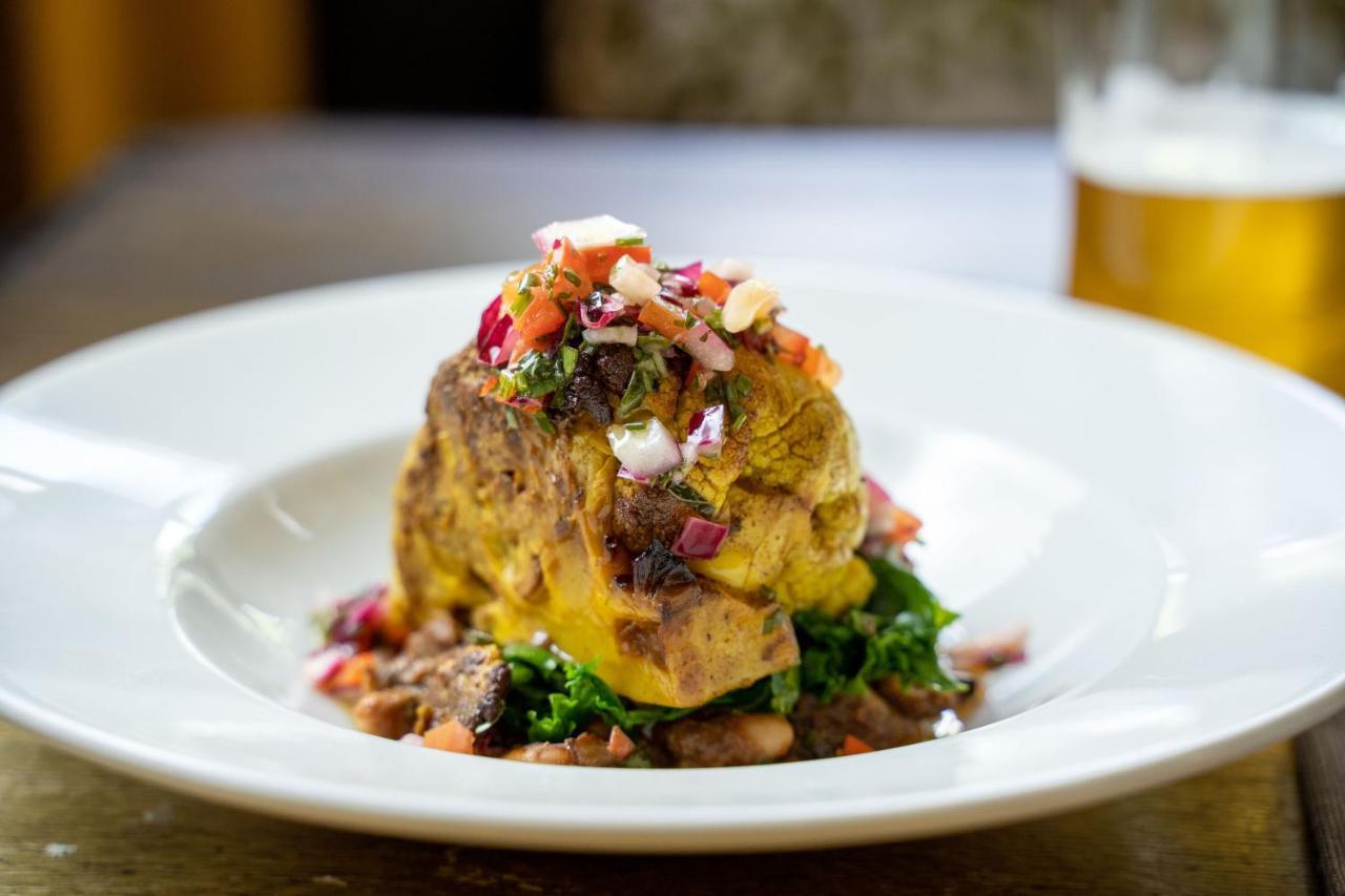 Rising Sun Pub, Restaurant And Rooms Lacock Esterno foto