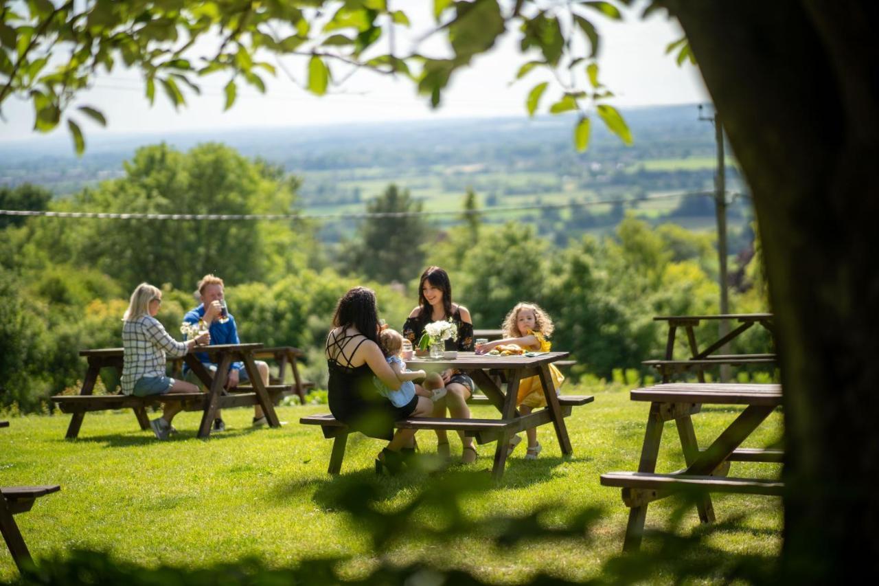 Rising Sun Pub, Restaurant And Rooms Lacock Esterno foto