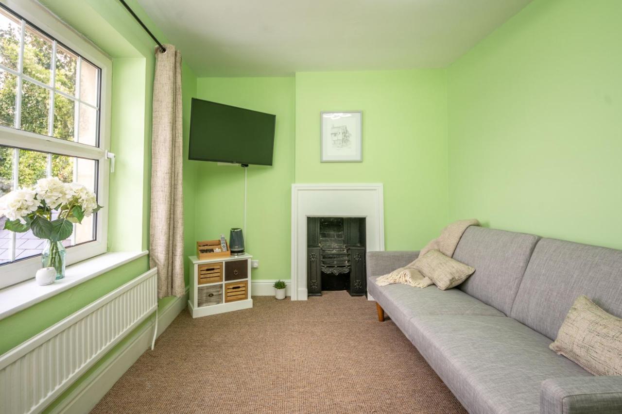Rising Sun Pub, Restaurant And Rooms Lacock Esterno foto